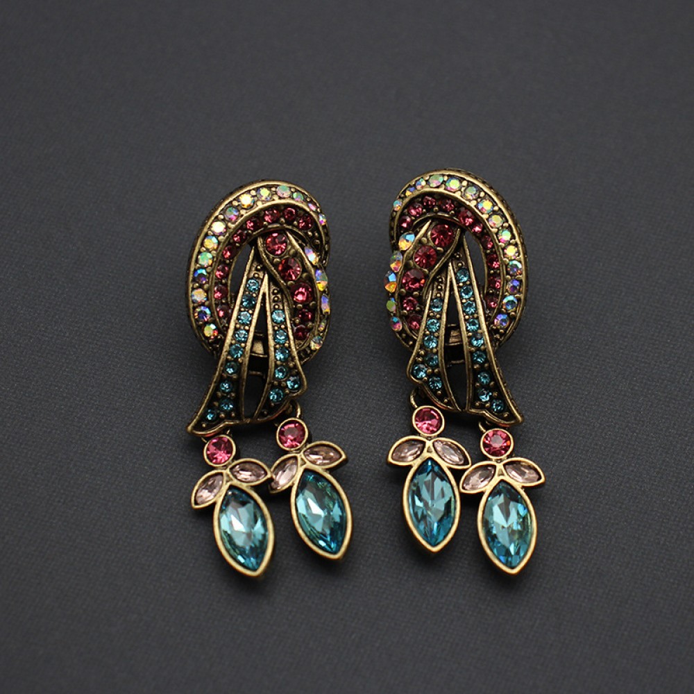 Luxury Elegant Vintage Stud Earrings