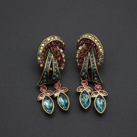 Luxury Elegant Vintage Stud Earrings